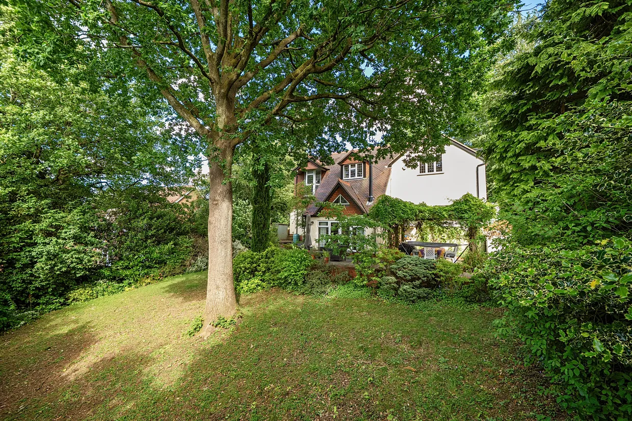 Tupwood Lane, Caterham, CR3 photo 8