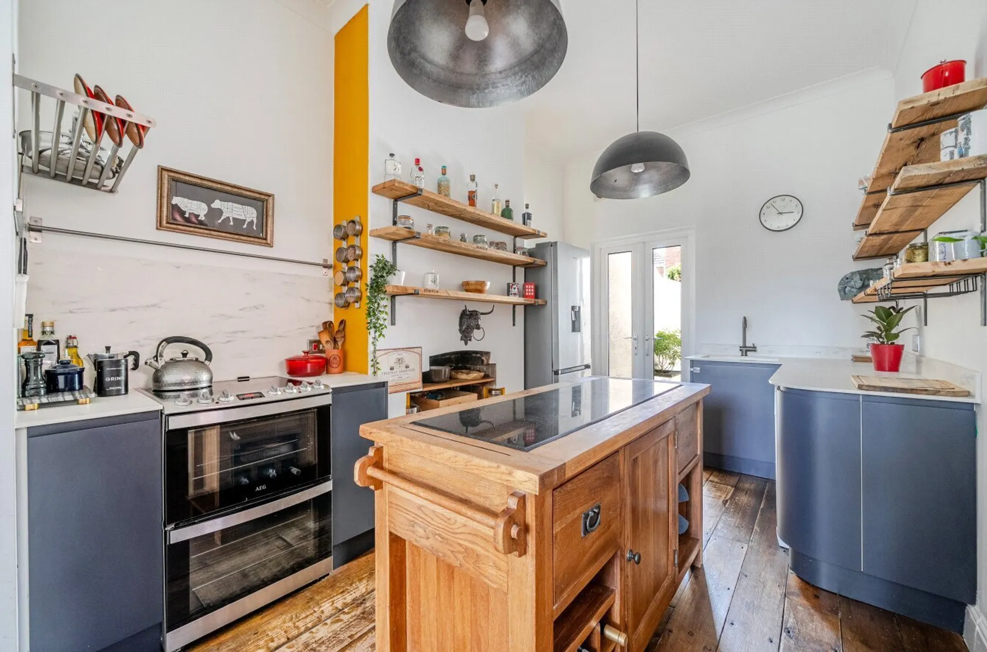 Property photo top 1