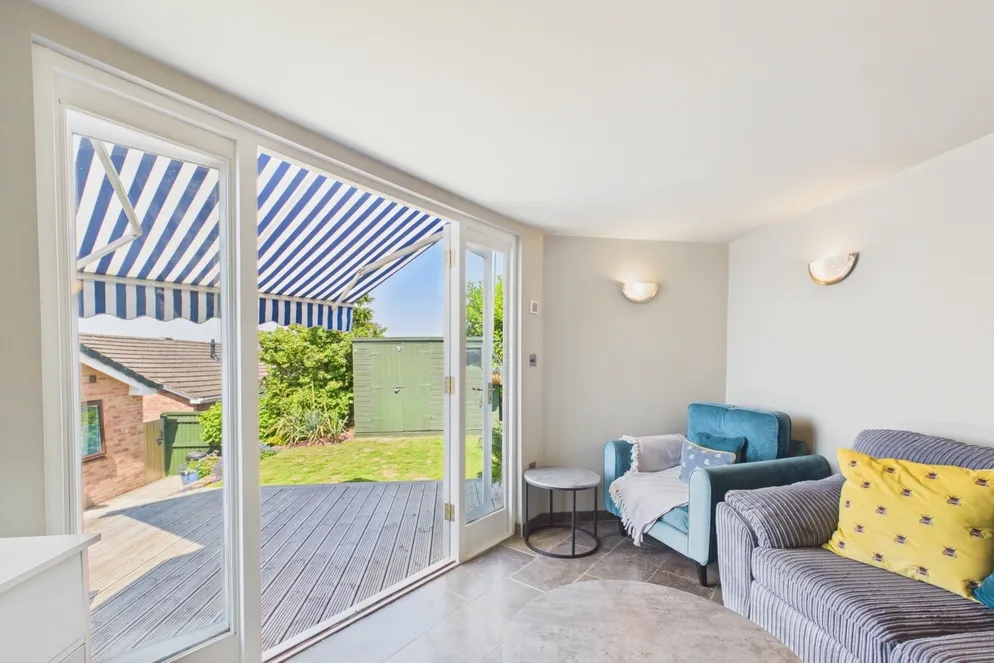 Property carousel item 11