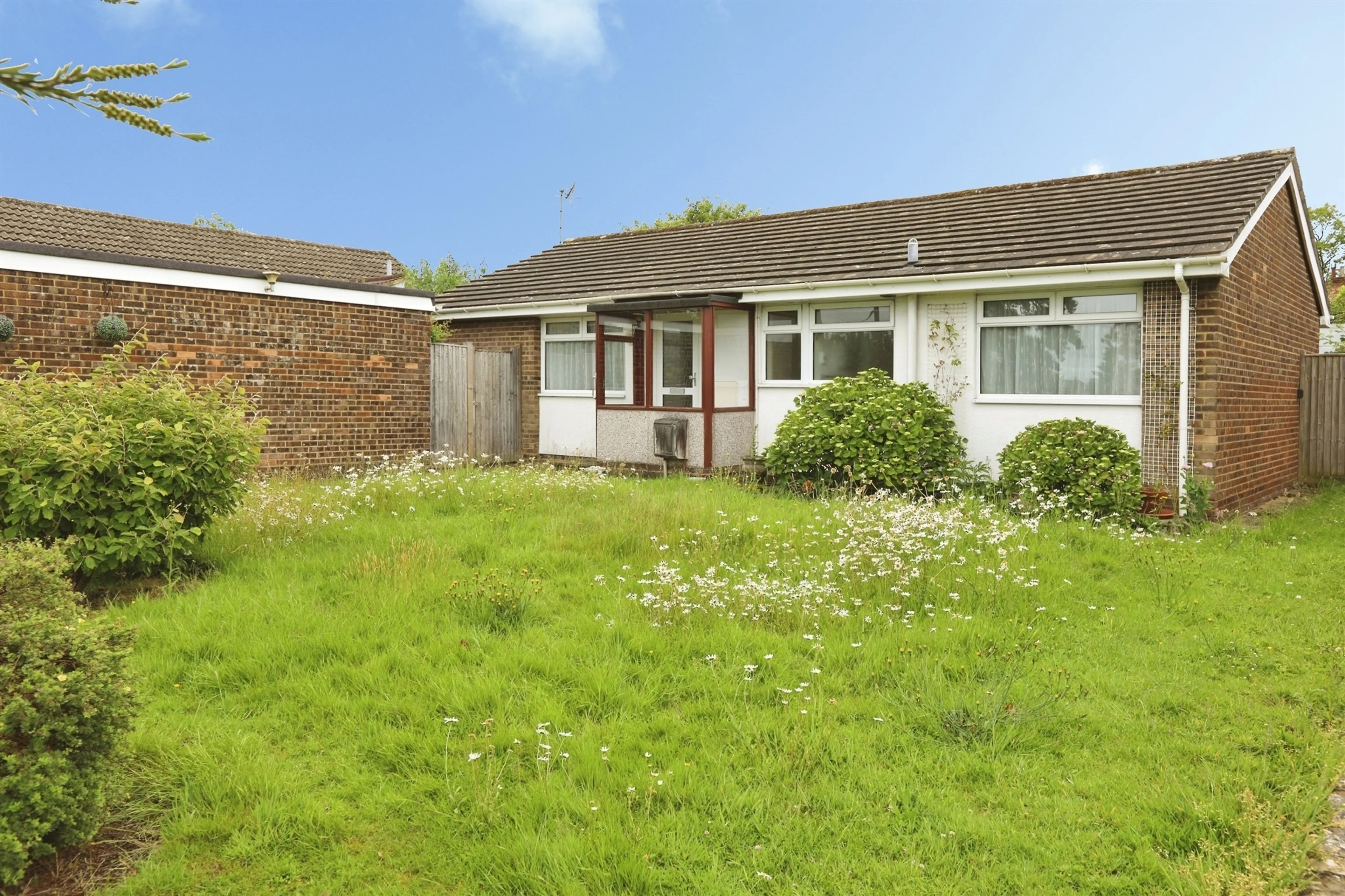 Property at Stoneleigh Close, East Grinstead