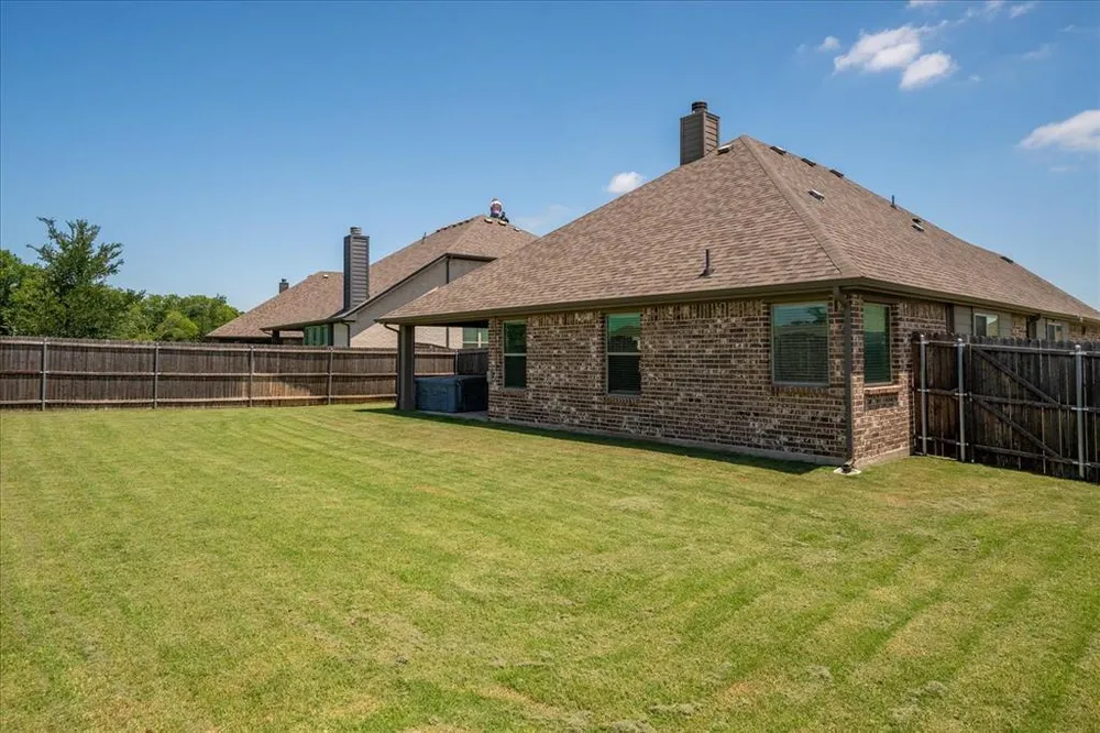 2325 Cambridge Ave, Anna, TX 75409