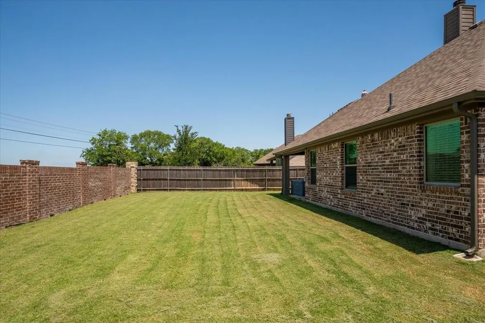 2325 Cambridge Ave, Anna, TX 75409