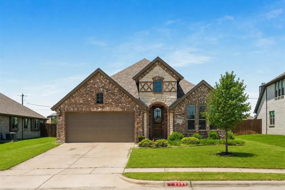 2325 Cambridge Ave, Anna, TX 75409