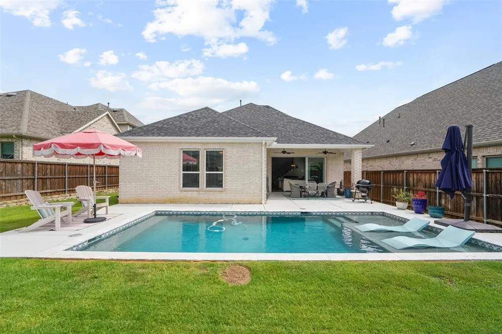 416 Calmwater Cove, McKinney, TX 75071