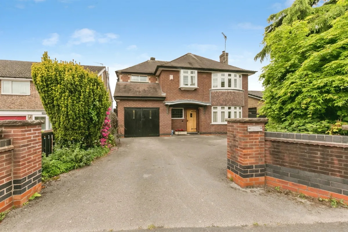 Holly Road, Uttoxeter