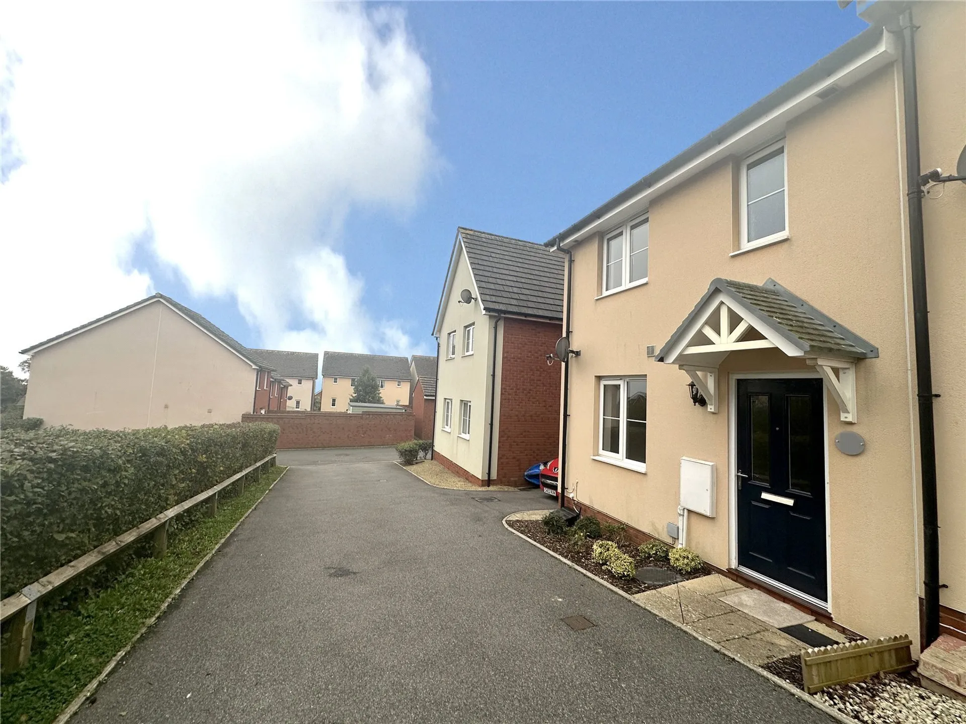 Property photo top 0