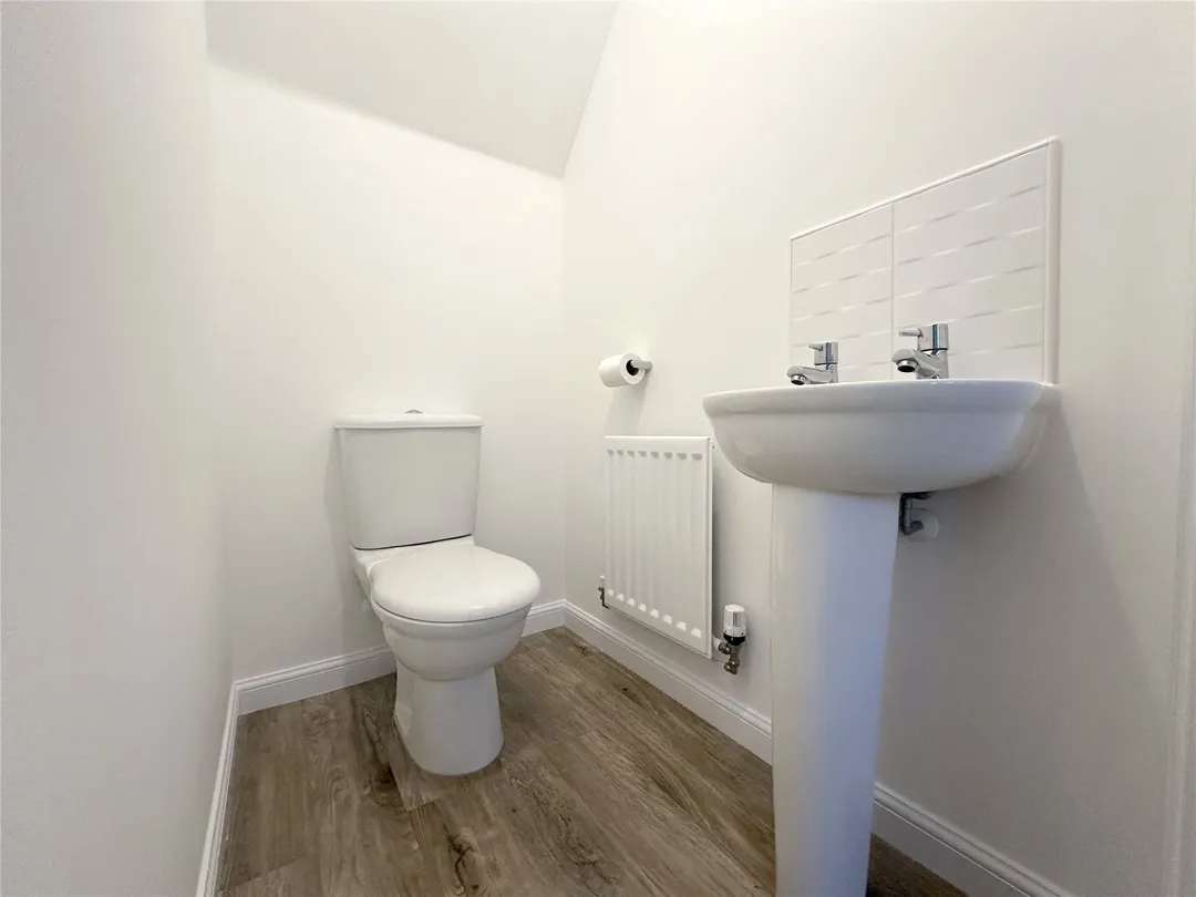 https://mr0.homeflow-assets.co.uk/files/photo/image/47587/1650/_x_/OCL240103_02.jpg