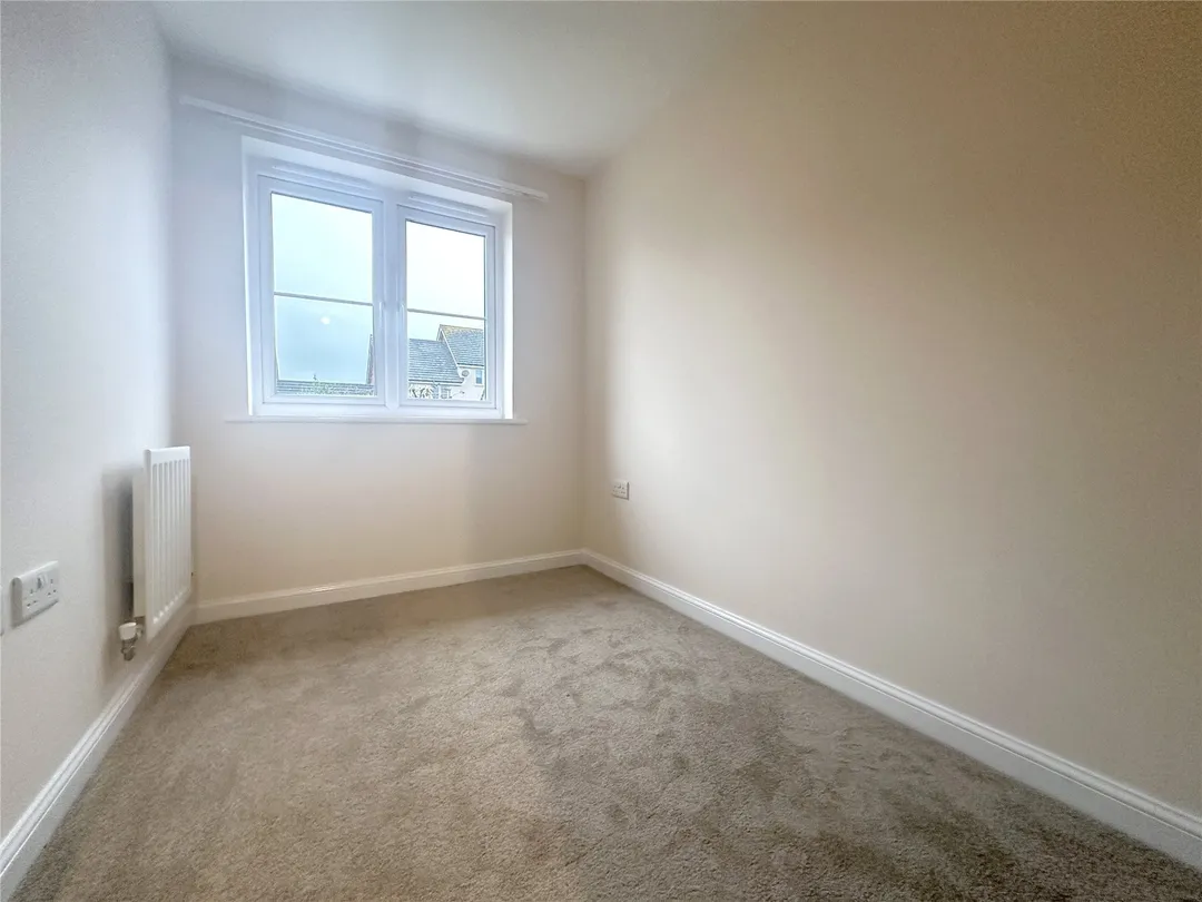 https://mr0.homeflow-assets.co.uk/files/photo/image/47587/1655/_x_/OCL240103_08.jpg