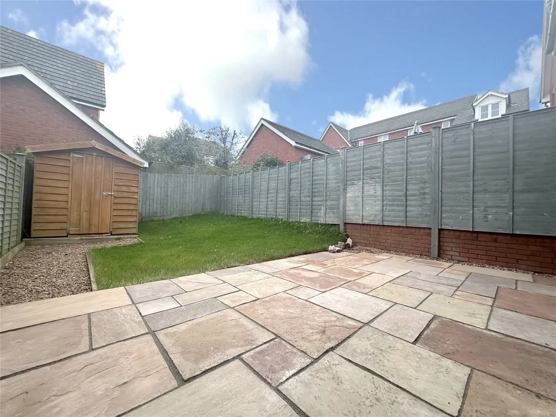 https://mr0.homeflow-assets.co.uk/files/photo/image/47587/1656/_x_/OCL240103_09.jpg