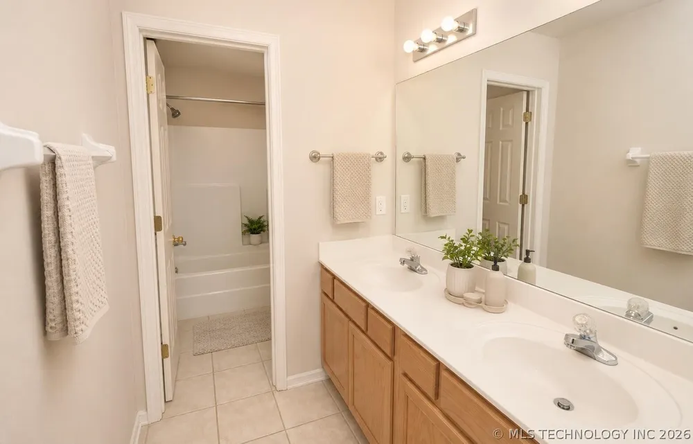 2422 S Umbrella Pl, Broken Arrow, OK 74012
