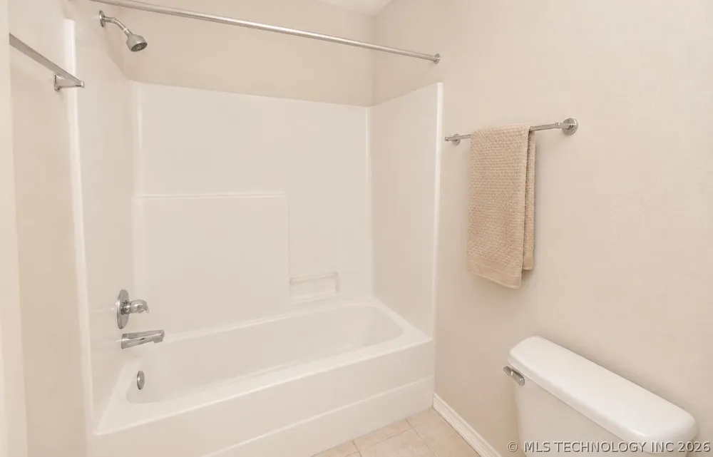2422 S Umbrella Pl, Broken Arrow, OK 74012