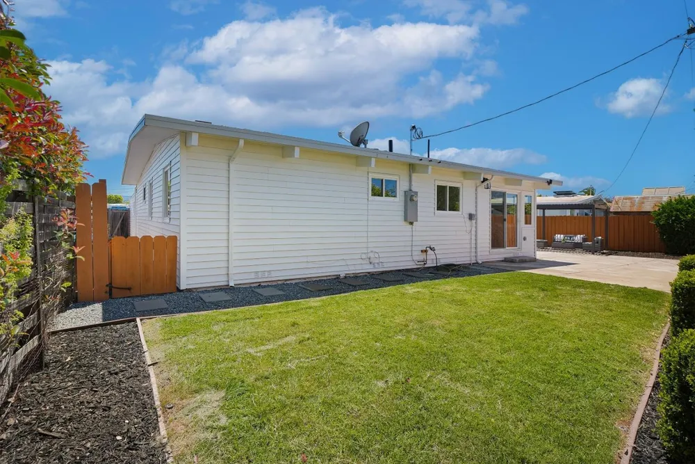 2053 Harding Ave, San Mateo, CA 94403