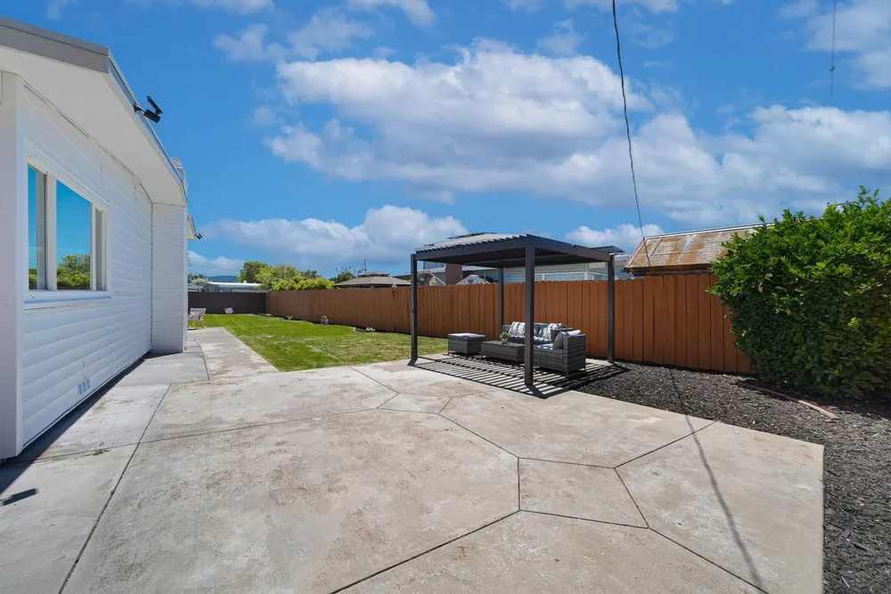 2053 Harding Ave, San Mateo, CA 94403