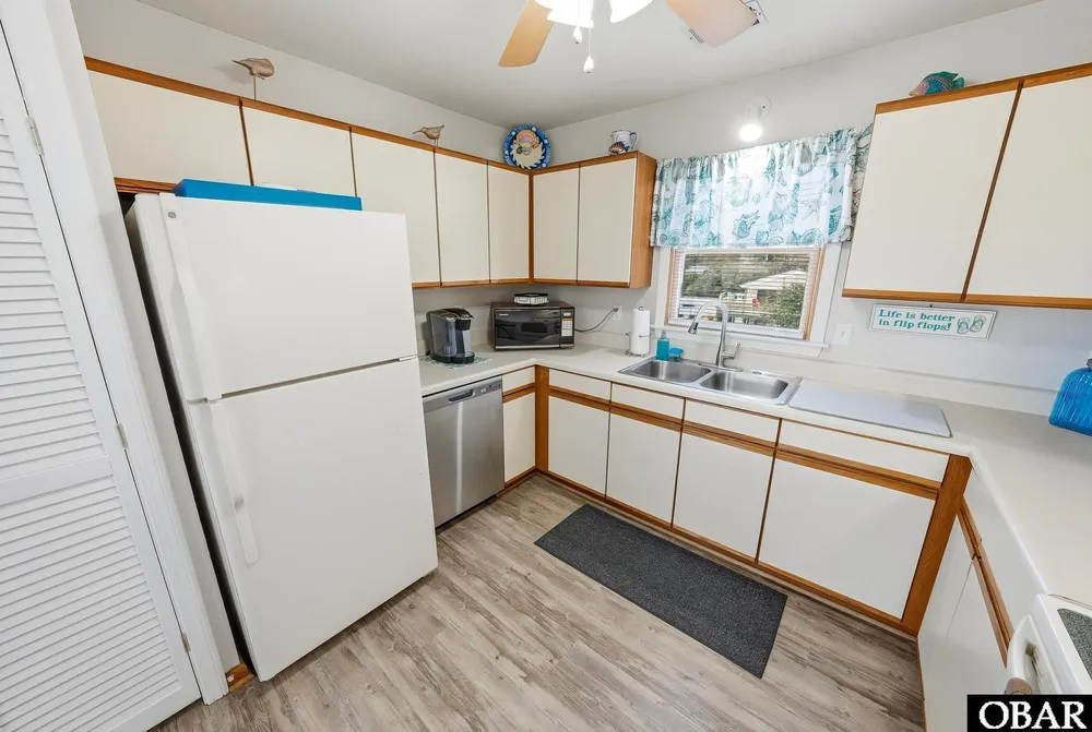 3629 Goosander St, Kitty Hawk, NC 27949
