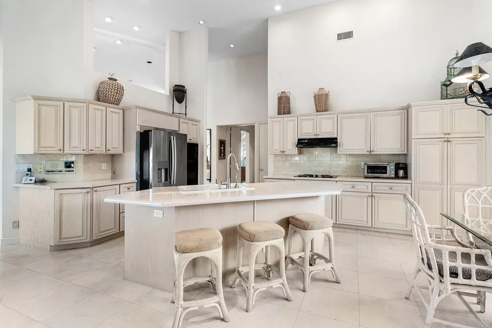 17571 Bocaire Way, Boca Raton, FL 33487