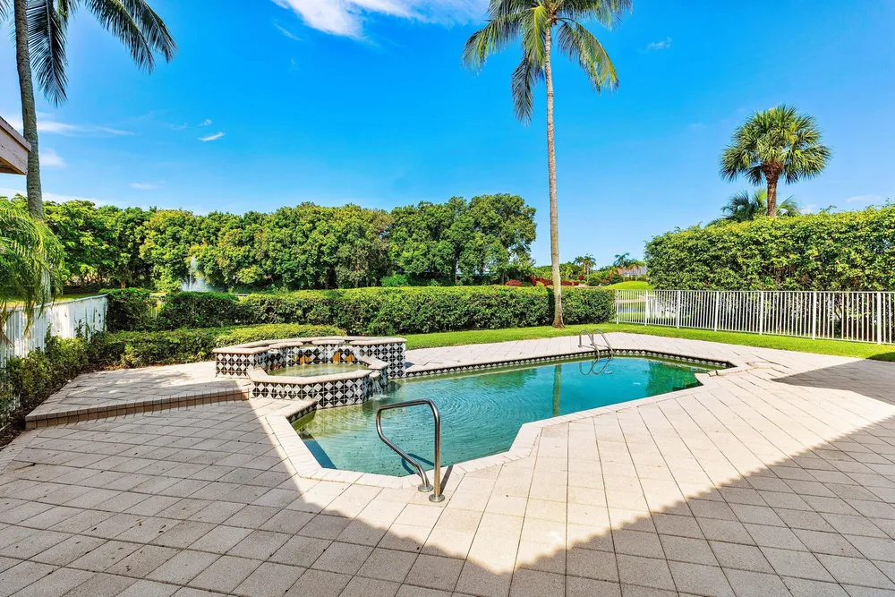 17571 Bocaire Way, Boca Raton, FL 33487