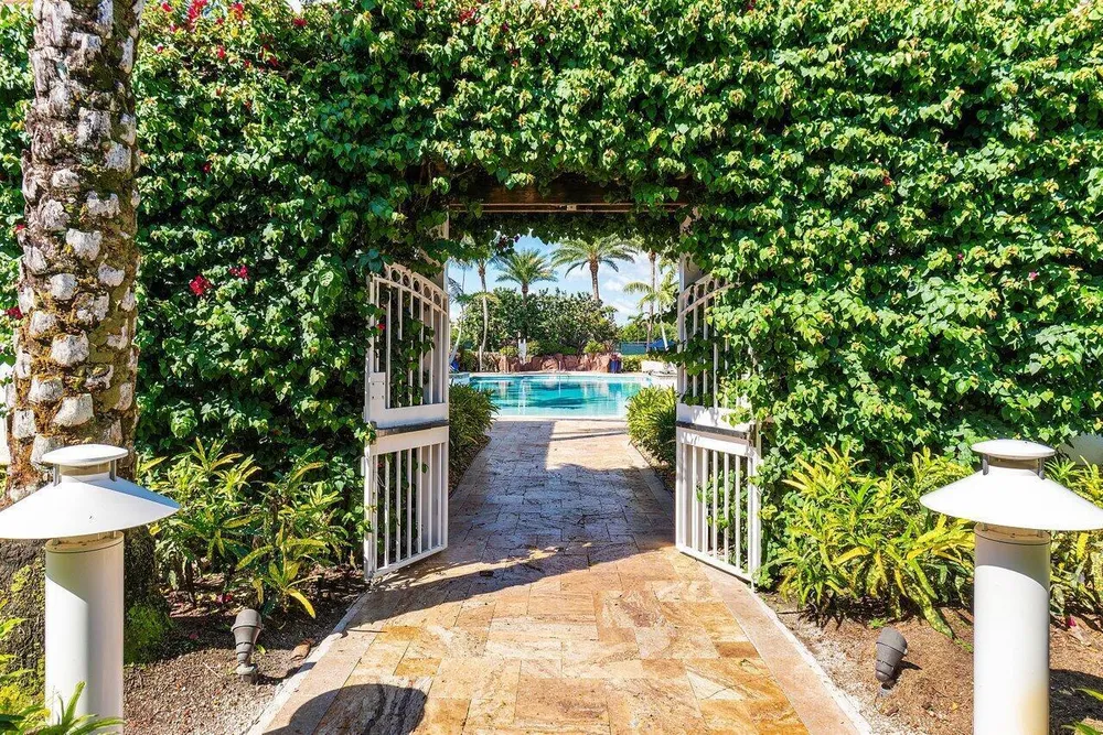 17571 Bocaire Way, Boca Raton, FL 33487