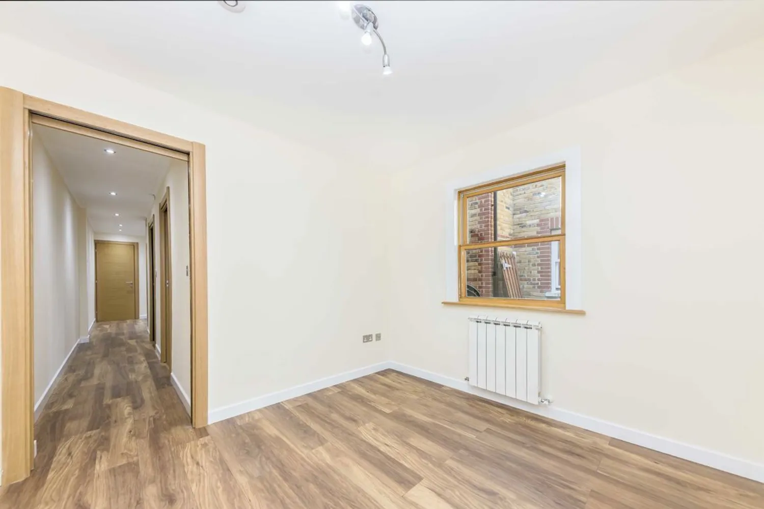 Plough Lane, Teddington, TW11 photo 4