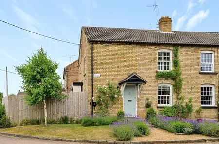 Ivy Cottages, Witts End, MK17