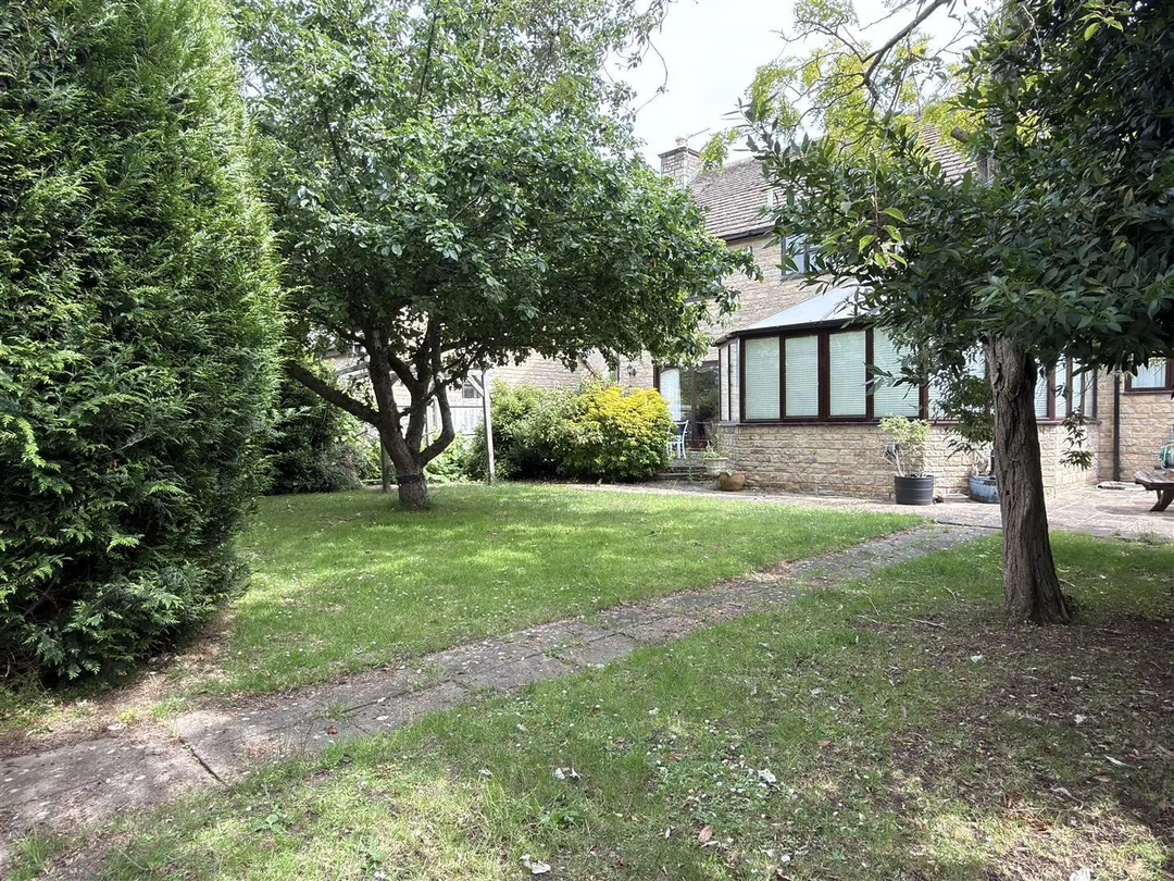 https://mr0.homeflow-assets.co.uk/files/photo/image/47596/5150/_x_/OTil5wUYk024tBS7rbIGjg.jpg