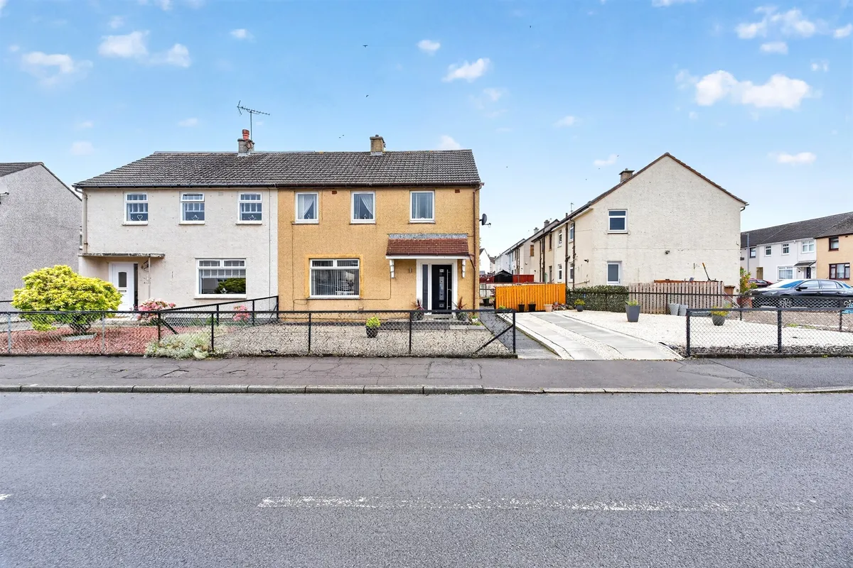 Love Street, Kilwinning