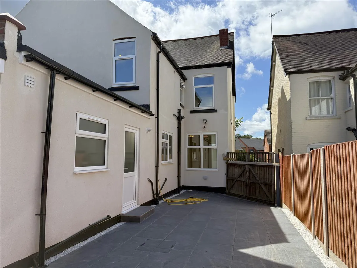 Westbourne Road, Penn