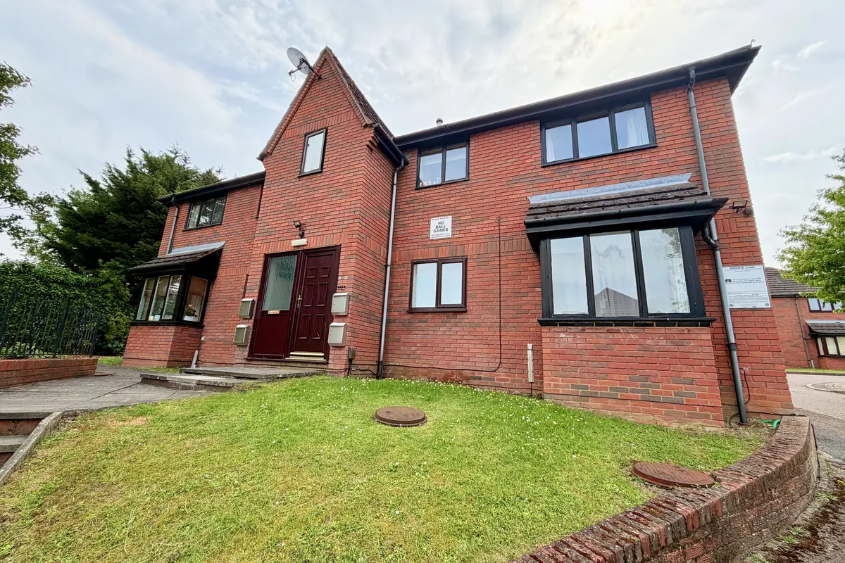 Whites Rise, Irthlingborough, WELLINGBOROUGH