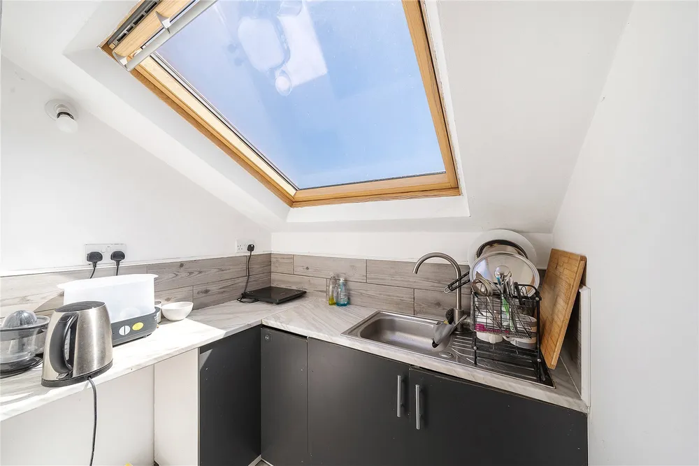 Winslade Road, London, SW2