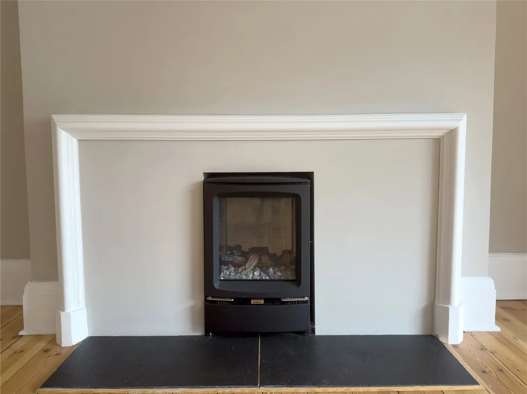 https://mr0.homeflow-assets.co.uk/files/photo/image/47596/8216/_x_/OCL210008_29.jpg