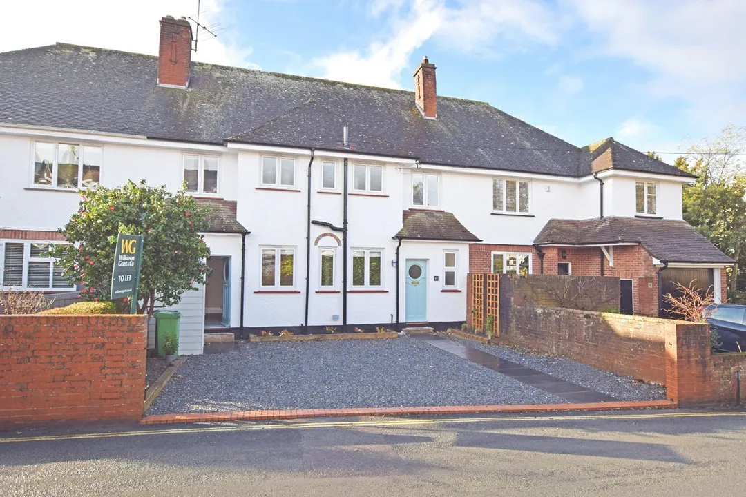 https://mr0.homeflow-assets.co.uk/files/photo/image/47596/8239/_x_/OCL210008_11.jpg