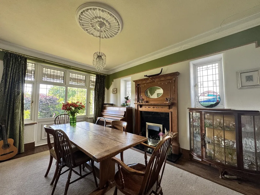 Property carousel item 4