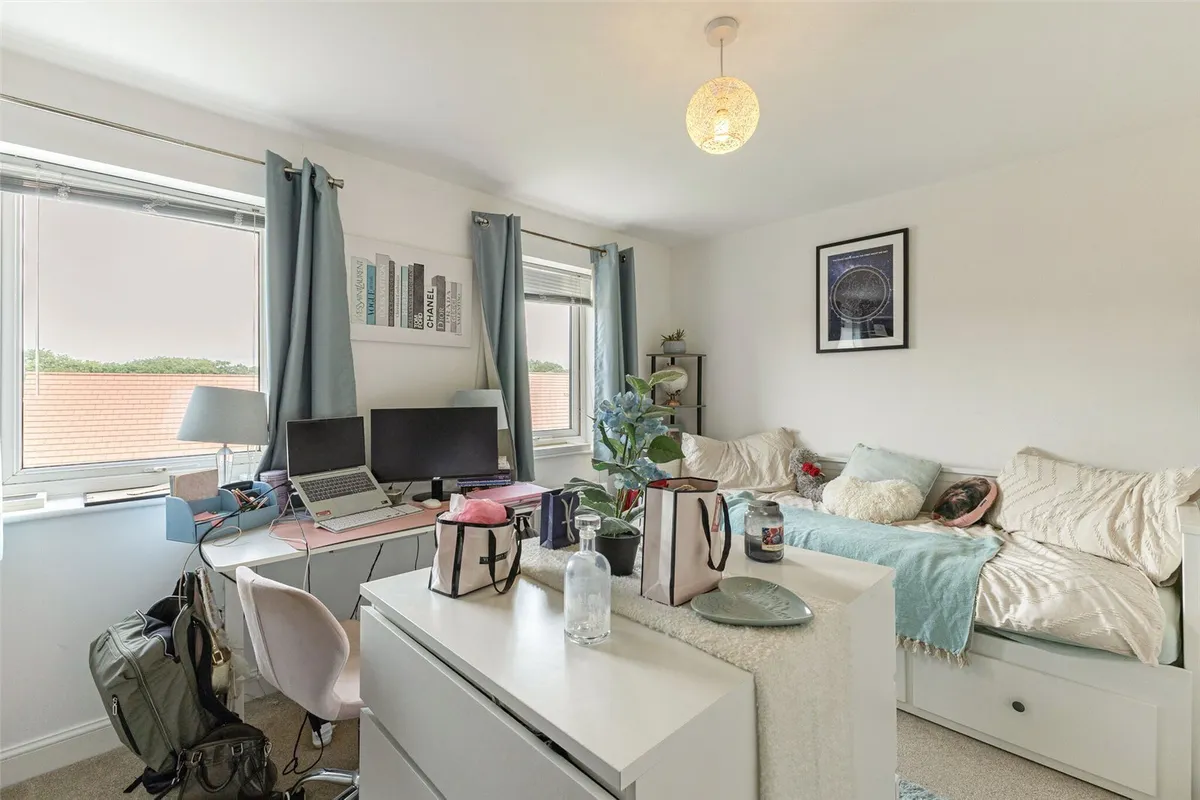 Blackmoor Drive, Basingstoke, RG24