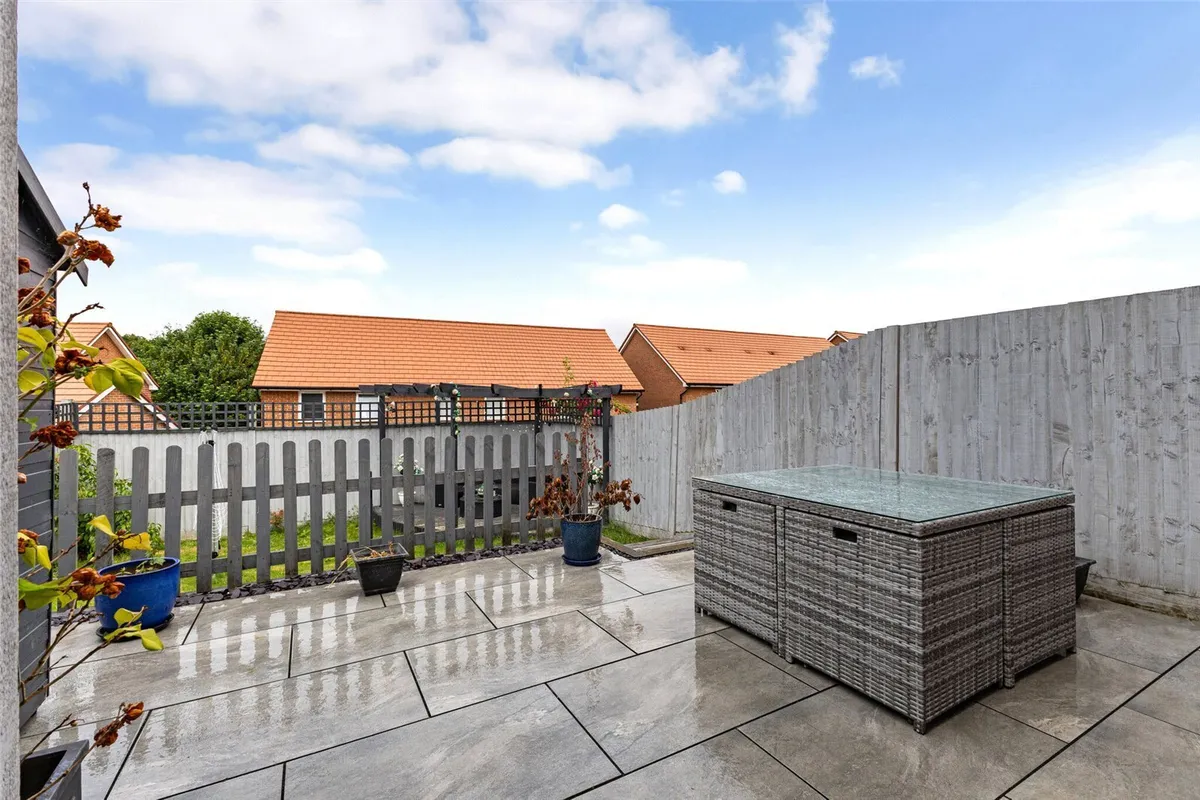 Blackmoor Drive, Basingstoke, RG24