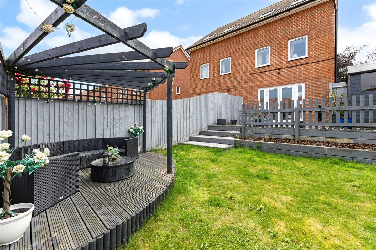 Blackmoor Drive, Basingstoke, RG24