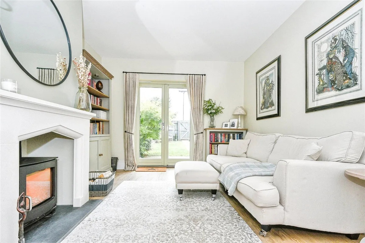 Old Railway Close, Lechlade, Gloucestershire, GL7