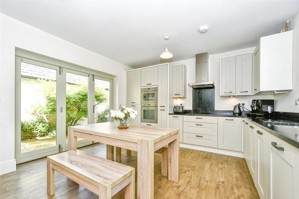 Old Railway Close, Lechlade, Gloucestershire, GL7