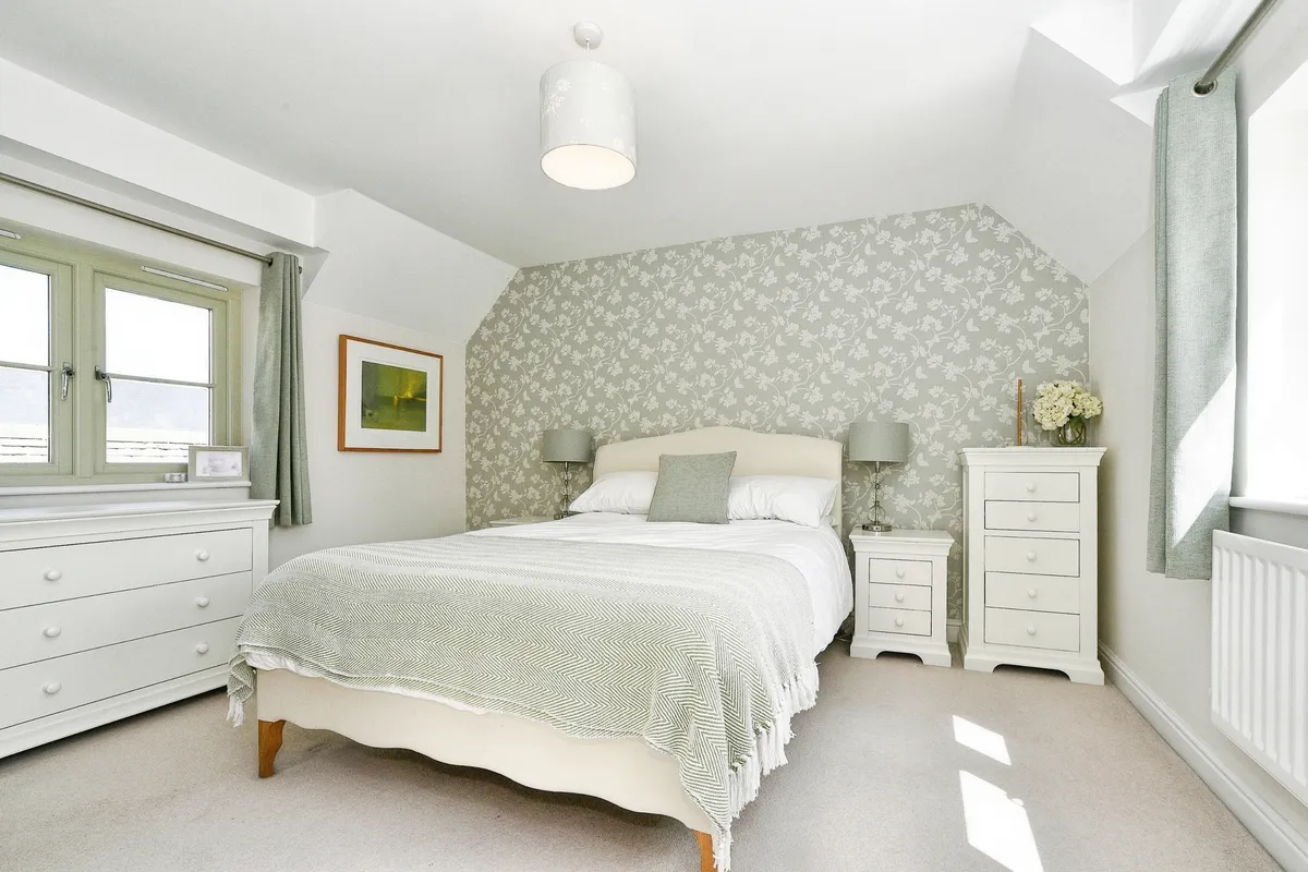 Old Railway Close, Lechlade, Gloucestershire, GL7