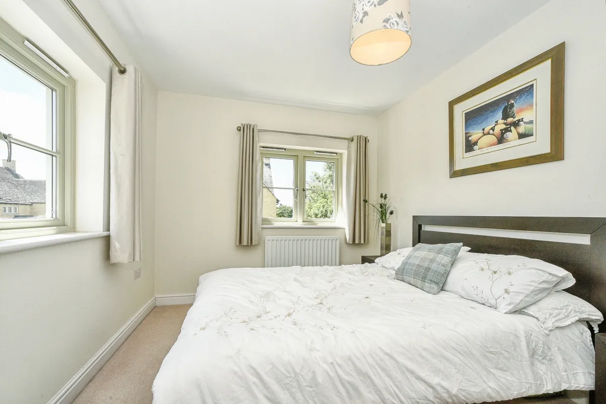 Old Railway Close, Lechlade, Gloucestershire, GL7