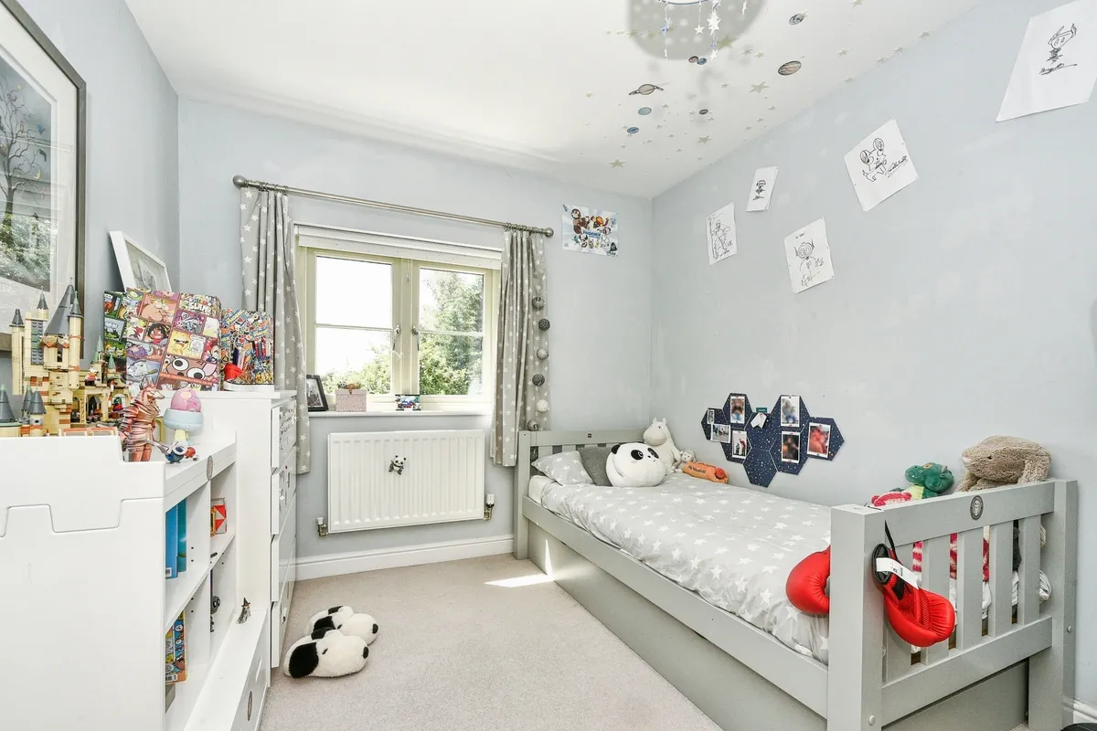 Old Railway Close, Lechlade, Gloucestershire, GL7