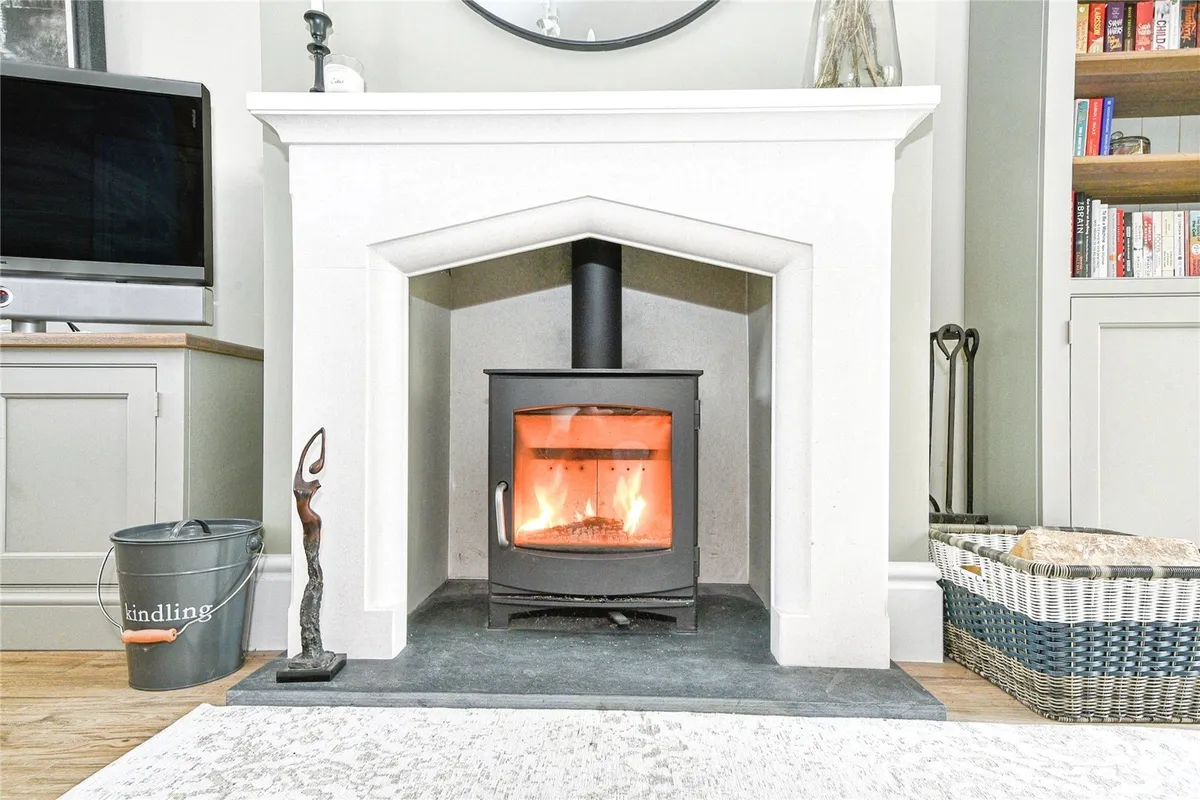 Old Railway Close, Lechlade, Gloucestershire, GL7