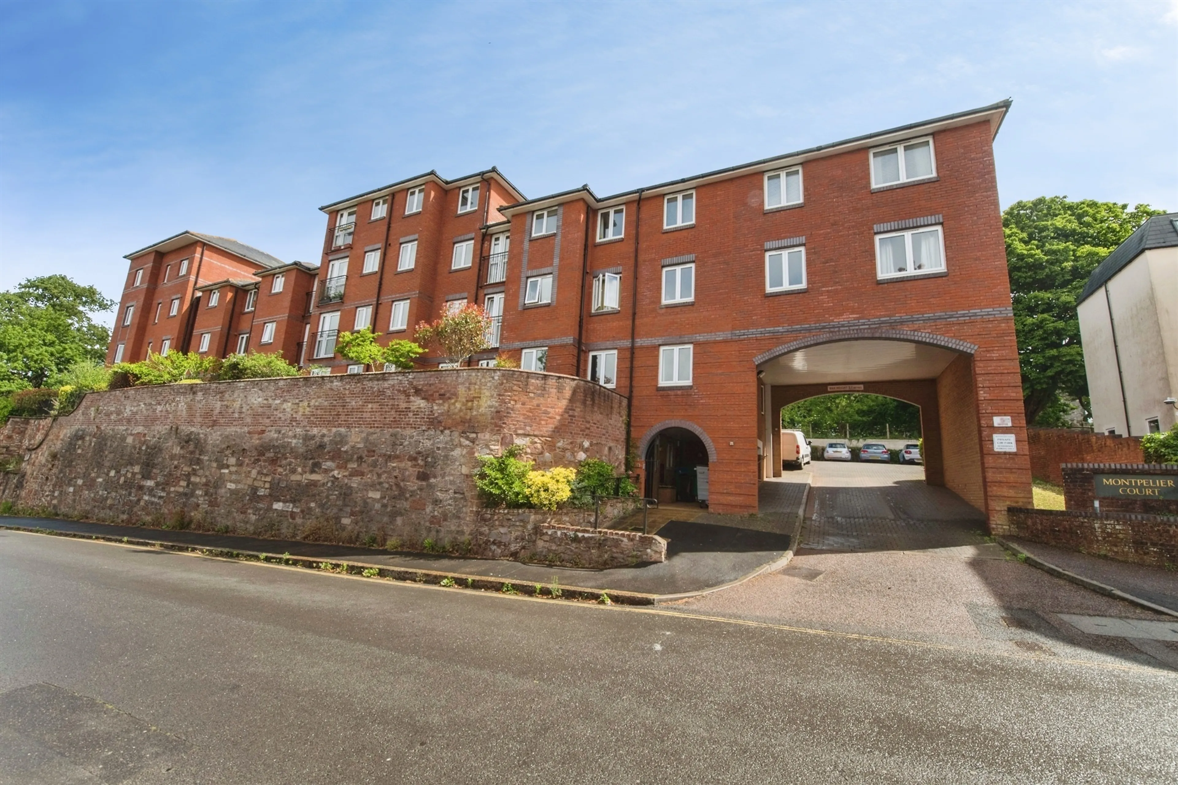 Property photo 0
