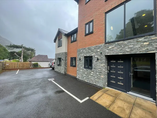 Awel Ynys, Bangor Road