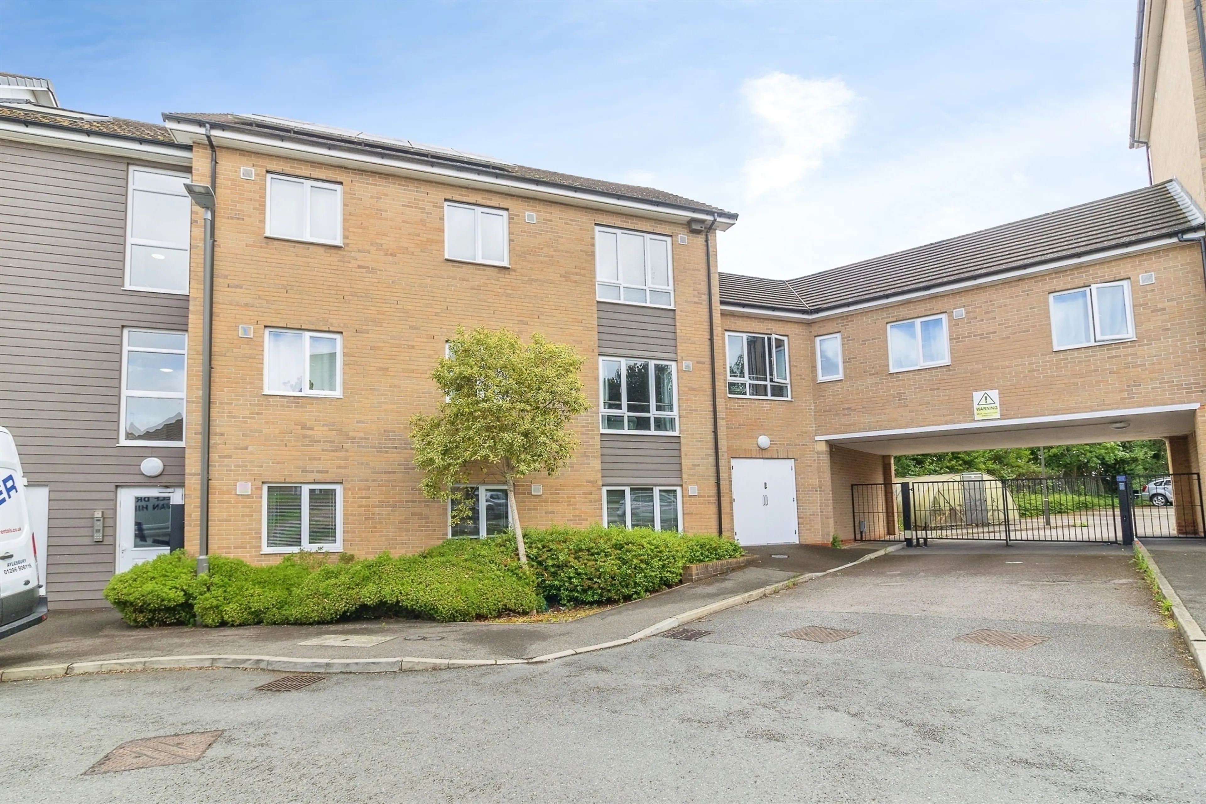 Property photo 0