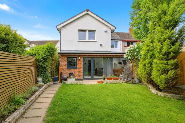 Southwood Road, Dunstable, Bedfordshi...