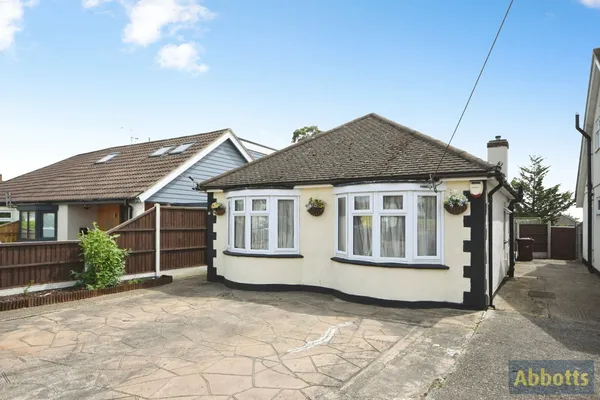 Clifton Avenue, Benfleet, Essex, SS7