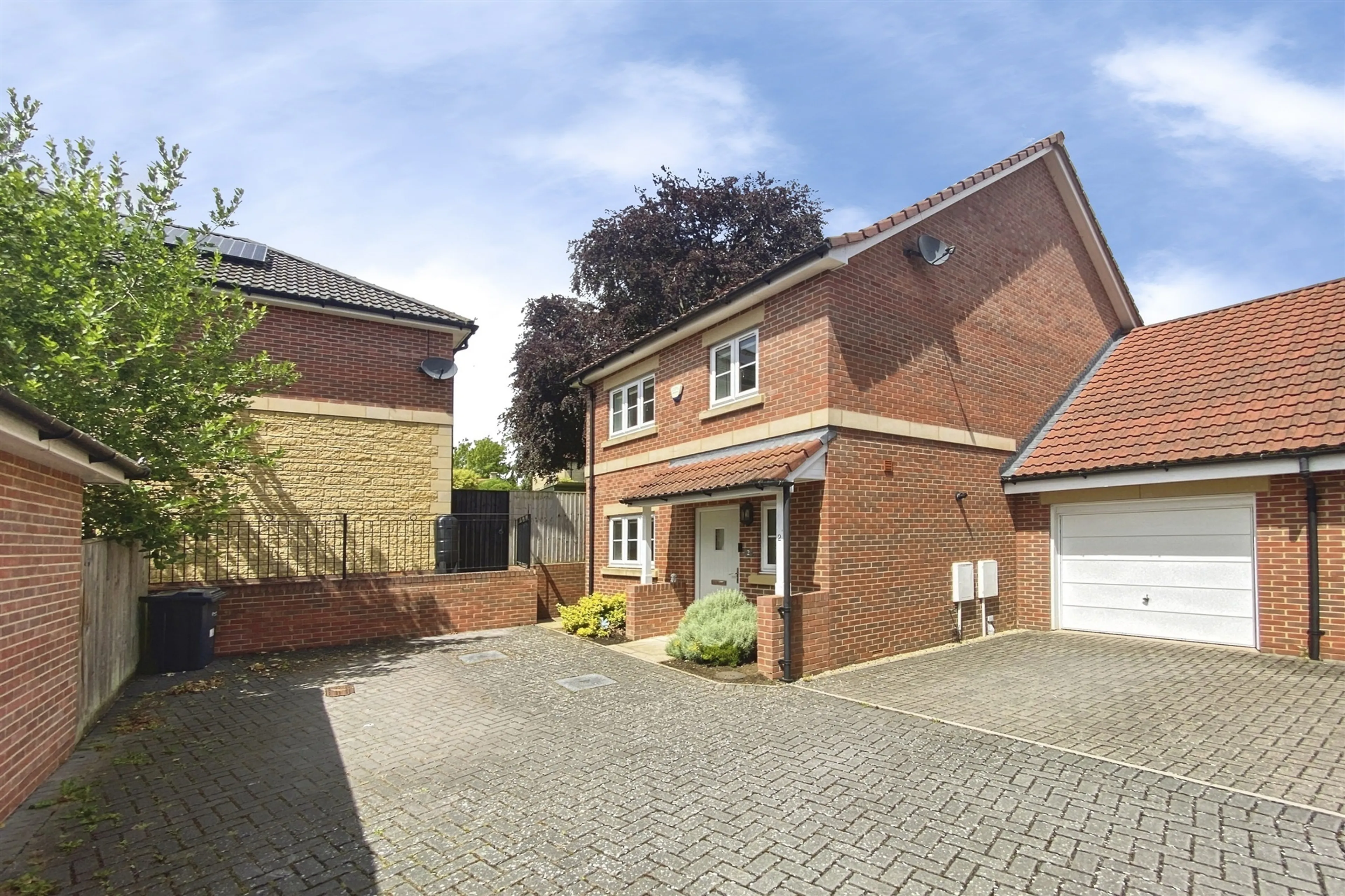 Property photo 0
