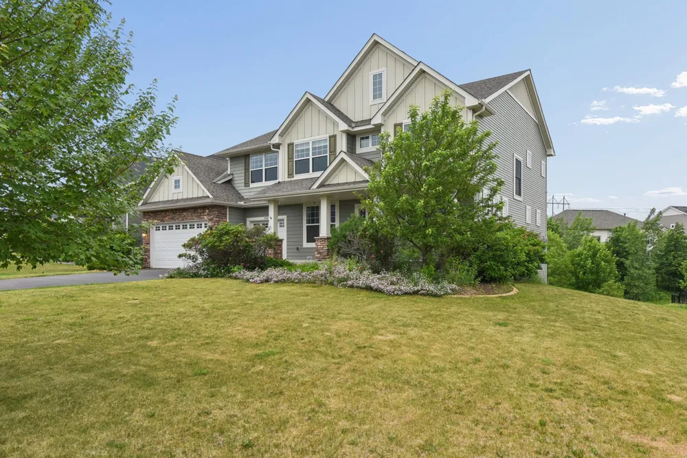 9768 7th St N, Lake Elmo, MN 55042