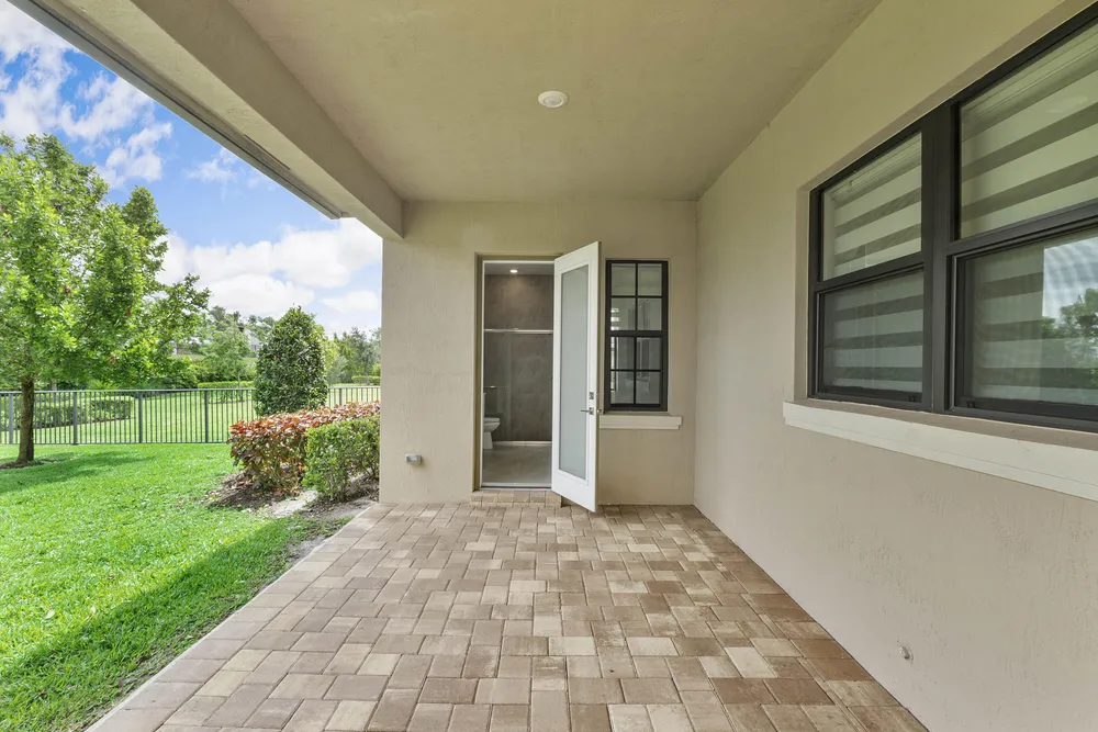 12745 Bayside Ct, Parkland, FL 33076