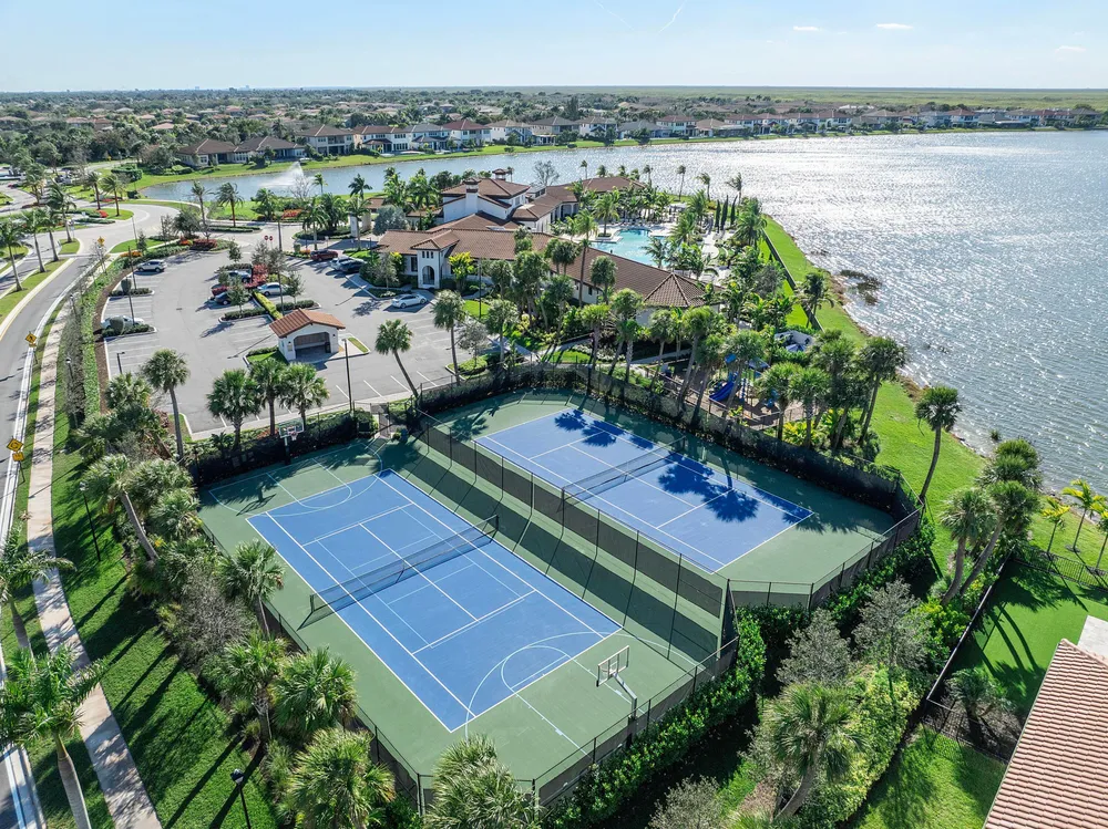 12745 Bayside Ct, Parkland, FL 33076