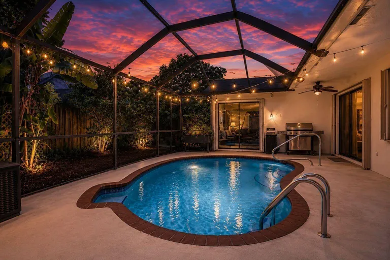54 Cedar Circle, Boynton Beach, FL 33436
